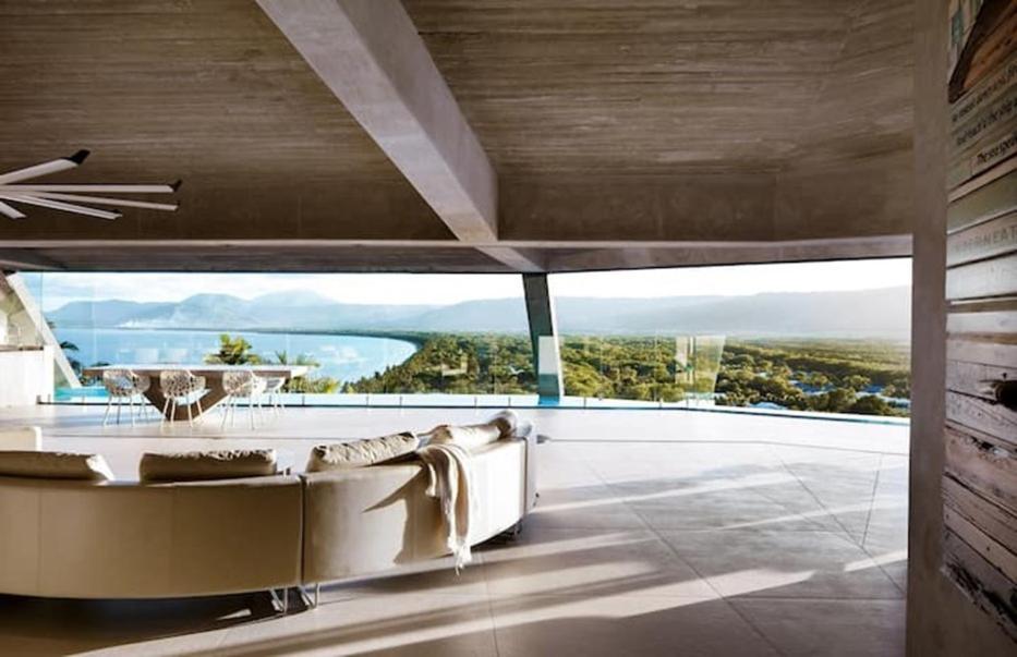 'the Edge' Unique Luxury Experience *