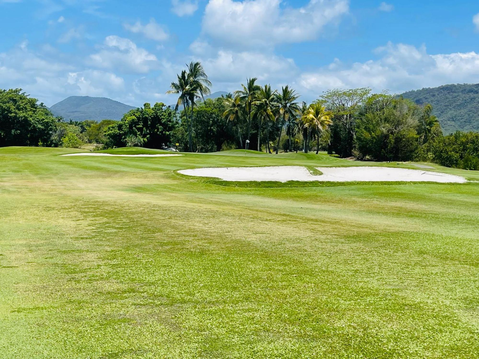 Tropical Retreat - Poolside Swimout - Ground Floor - Sea Temple & Apartment Port Douglas