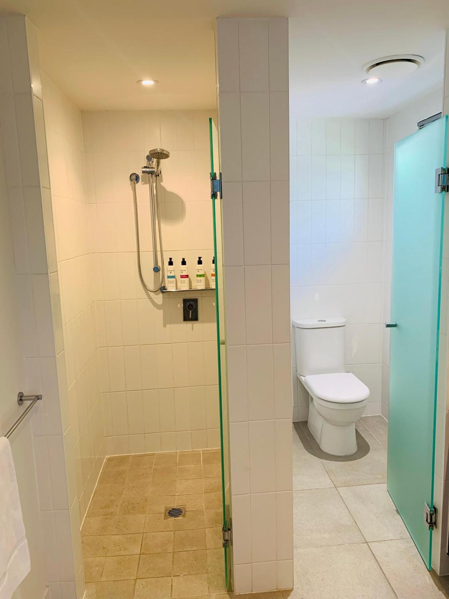 Tropical Retreat - Poolside Swimout - Ground Floor - Sea Temple & Apartment Port Douglas