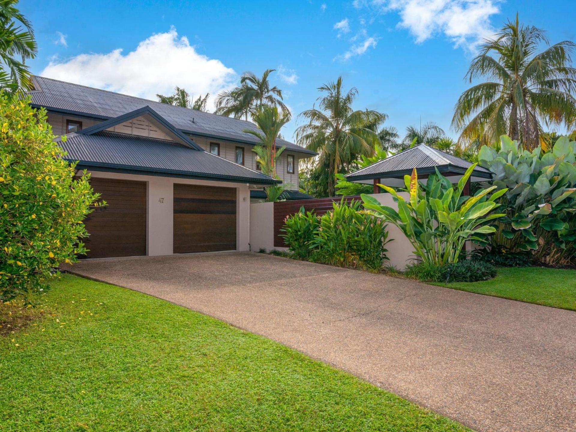 Oasis Beachfront Mirage * Port Douglas