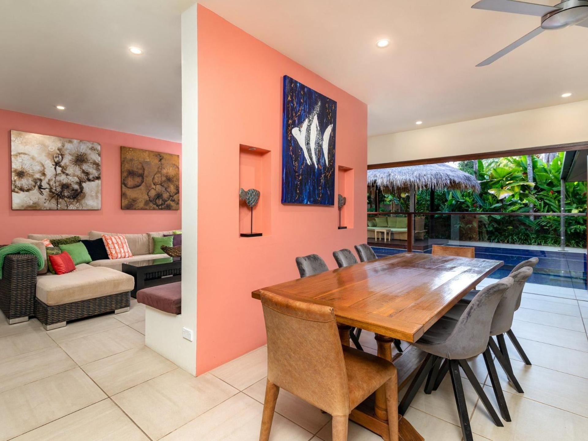 Oasis Beachfront Mirage Holiday home *