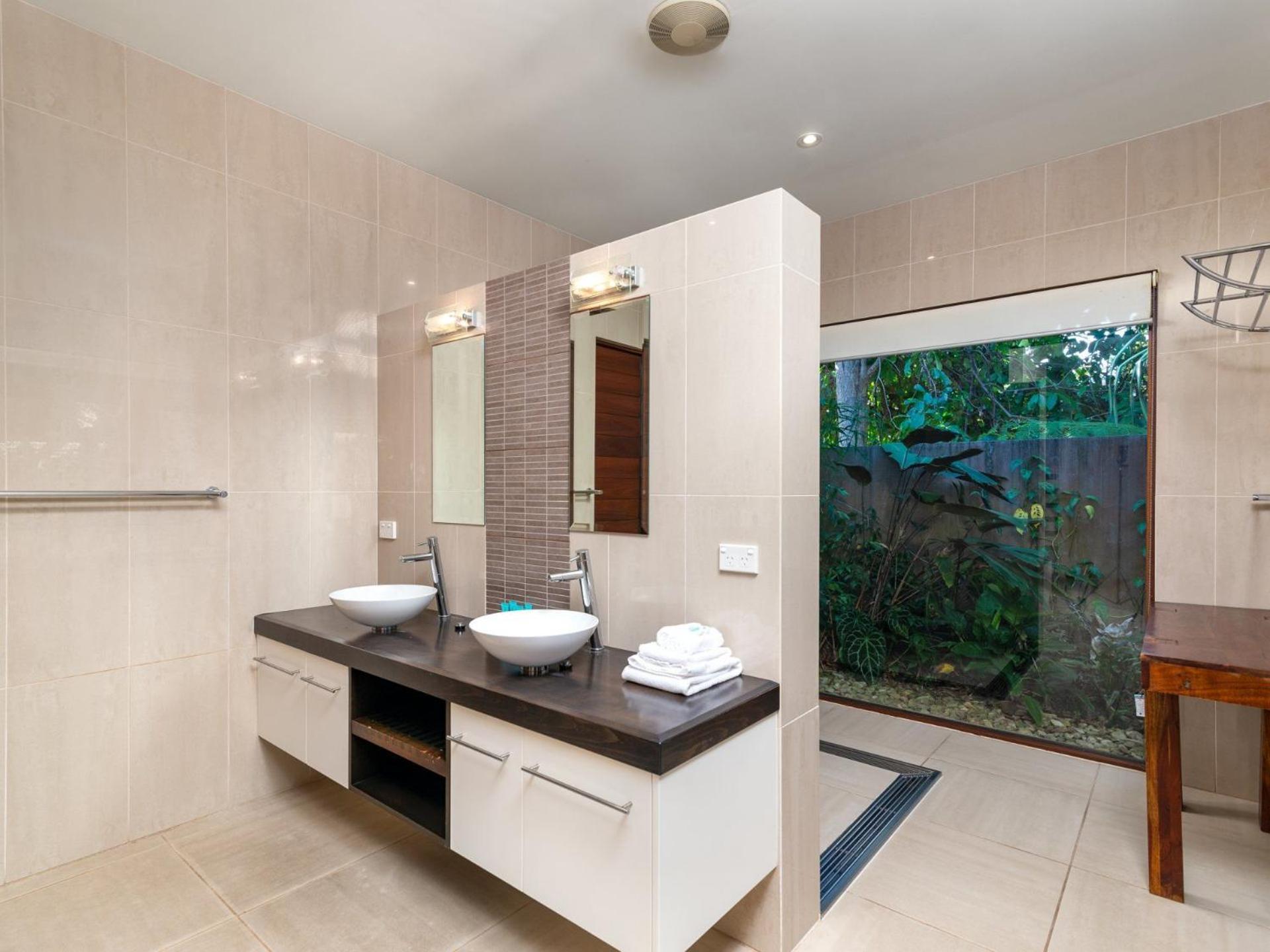 Holiday home Oasis Beachfront Mirage *