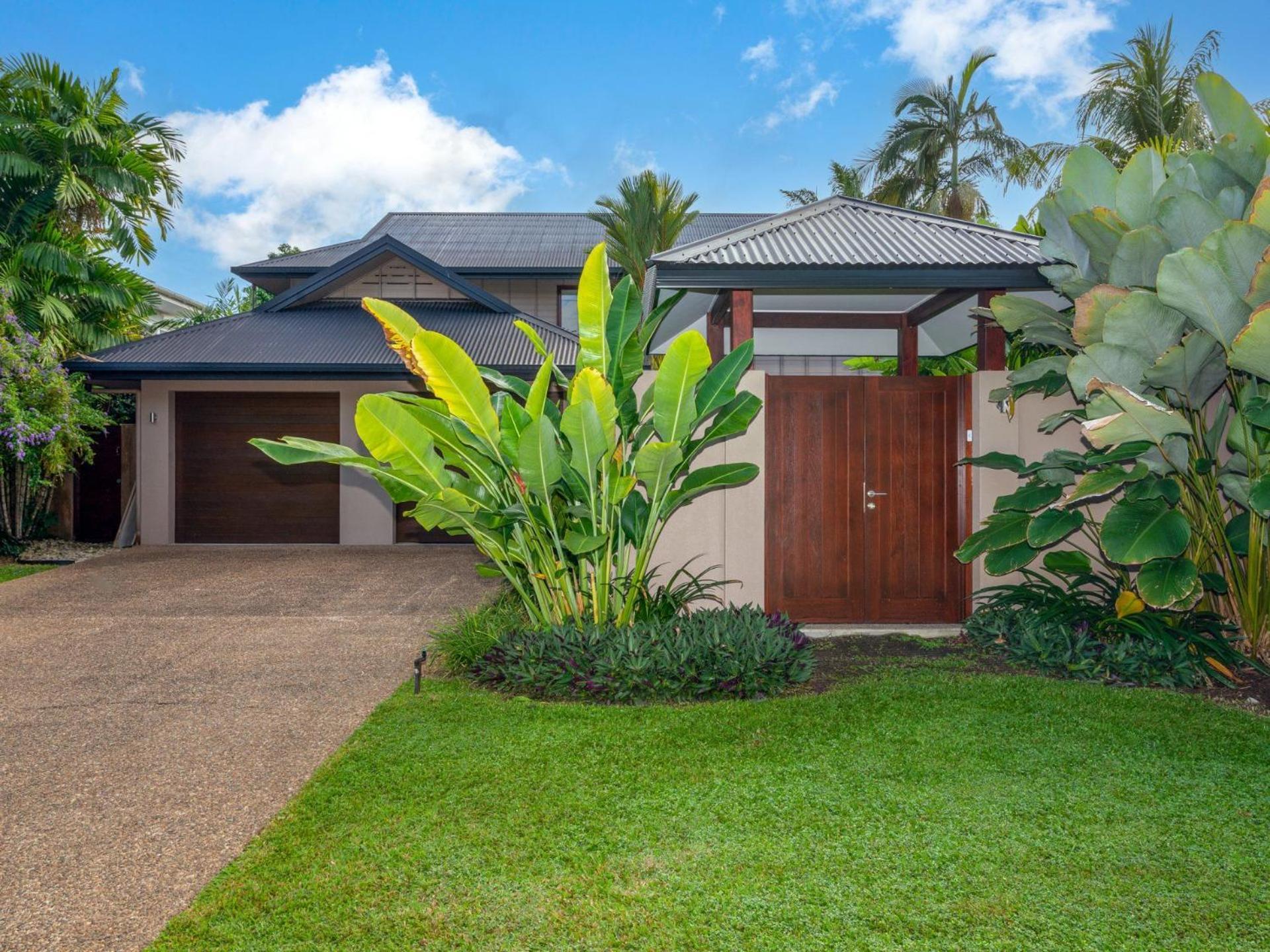 Oasis Beachfront Mirage Holiday home *