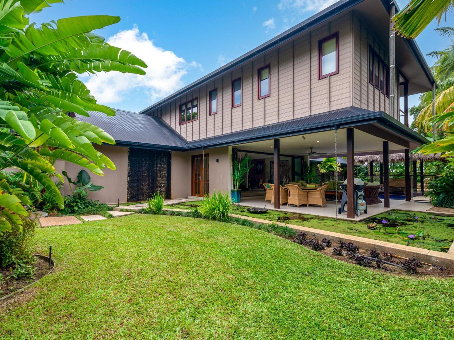 Oasis Beachfront Mirage Holiday home *
