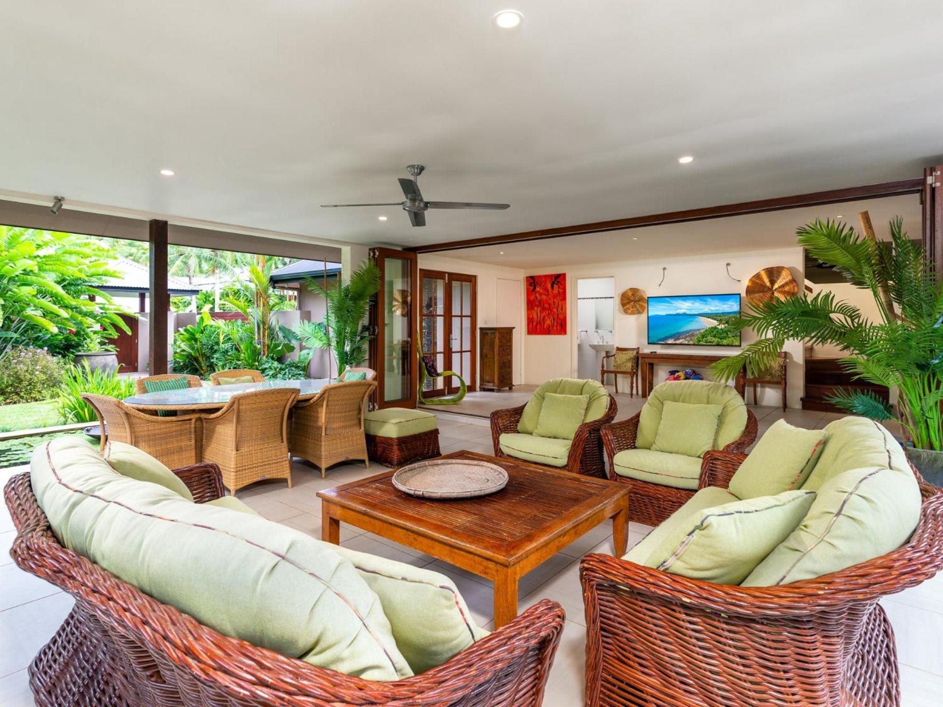 Oasis Beachfront Mirage *