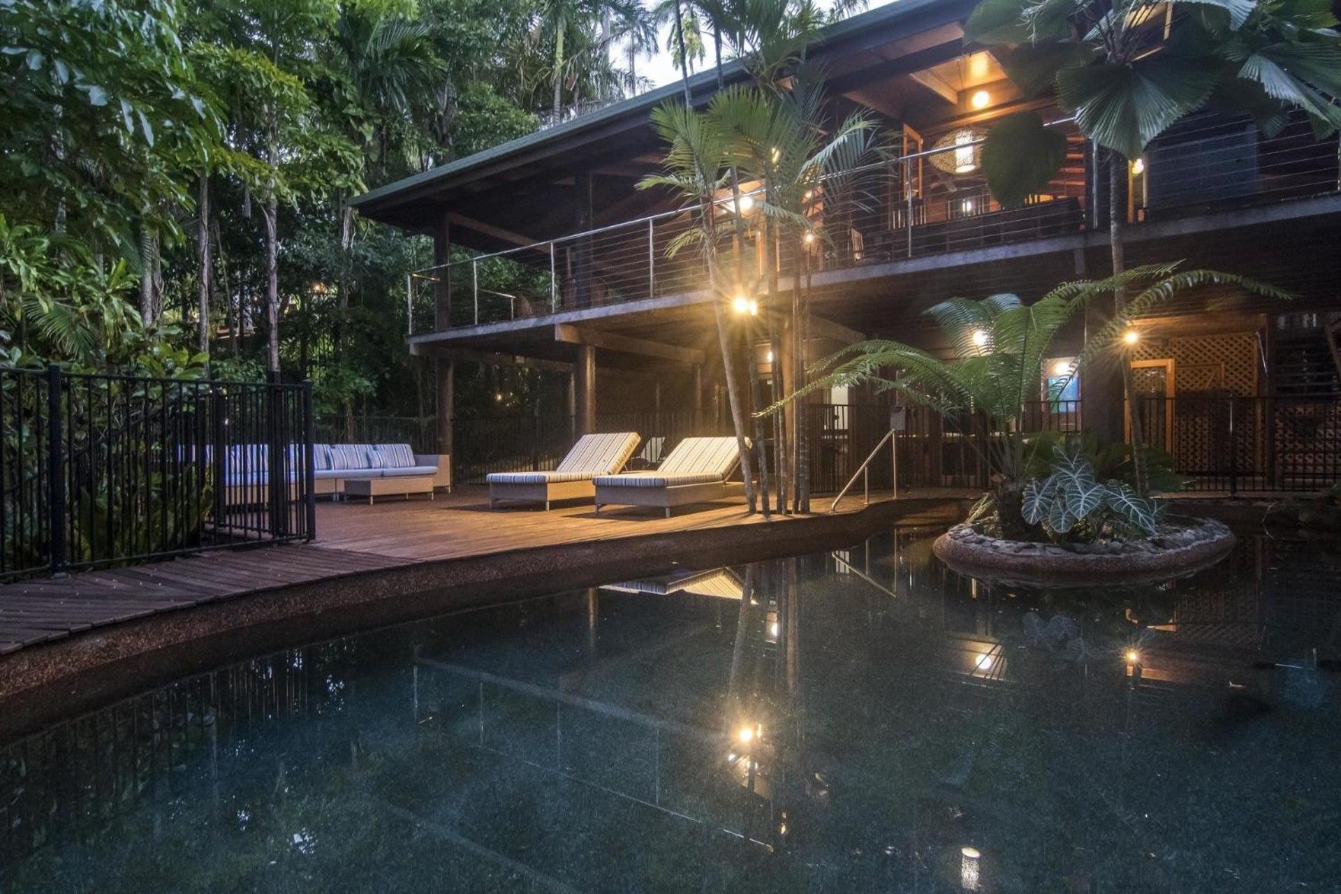 19 Street * Port Douglas
