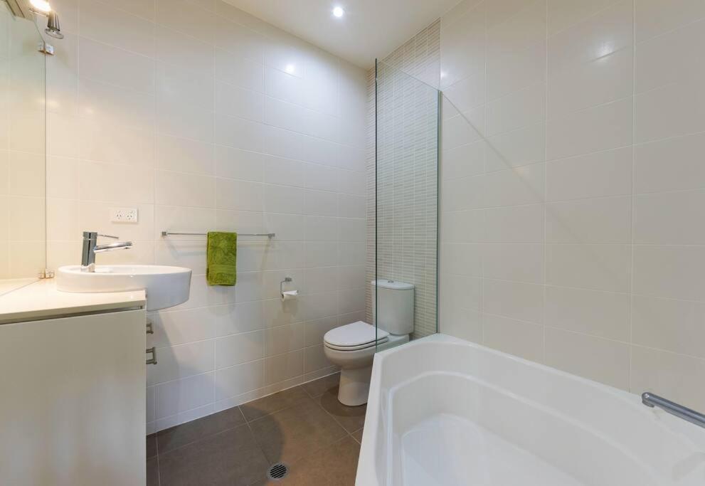 Watermark 2 - 3 Bedroom Villa, Private Heated Pool Holiday home