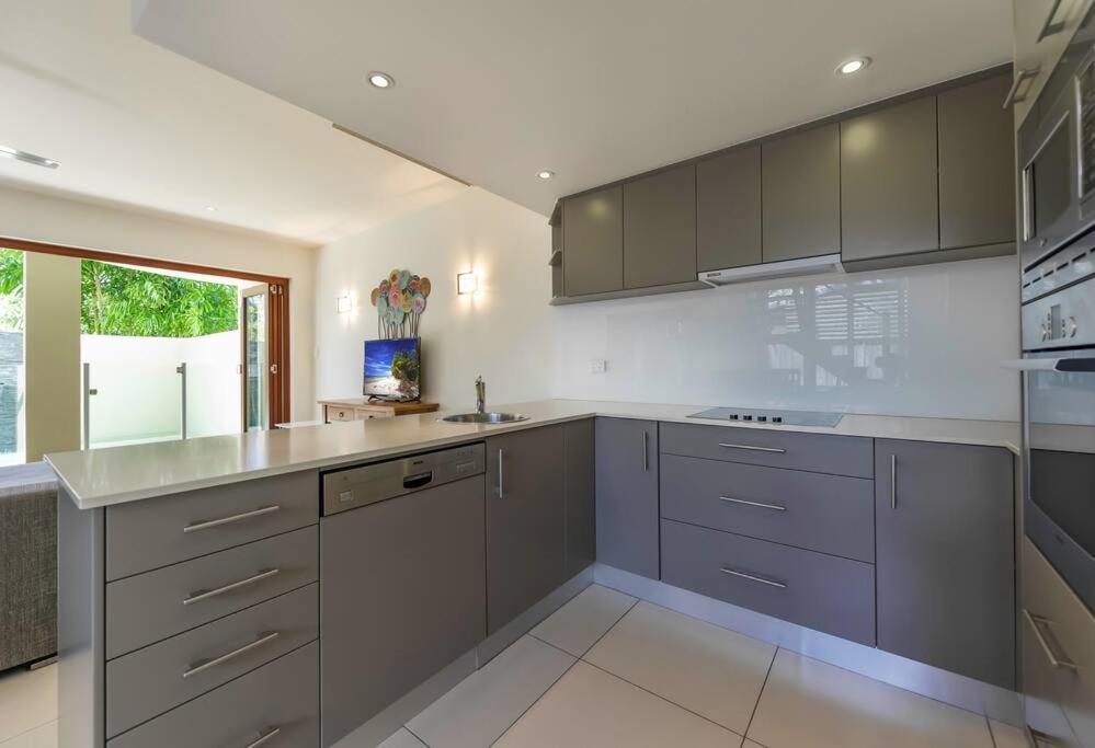 Watermark 2 - 3 Bedroom Villa, Private Heated Pool Holiday home Port Douglas