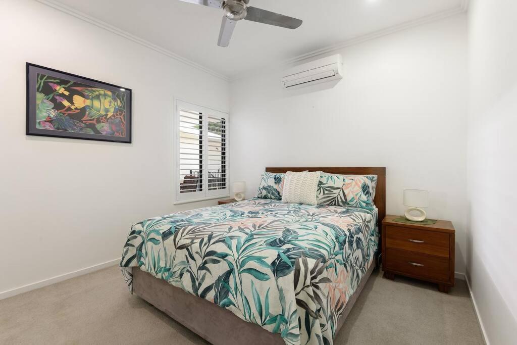 The White House - 5 Bedrooms Close To Town & Holiday home