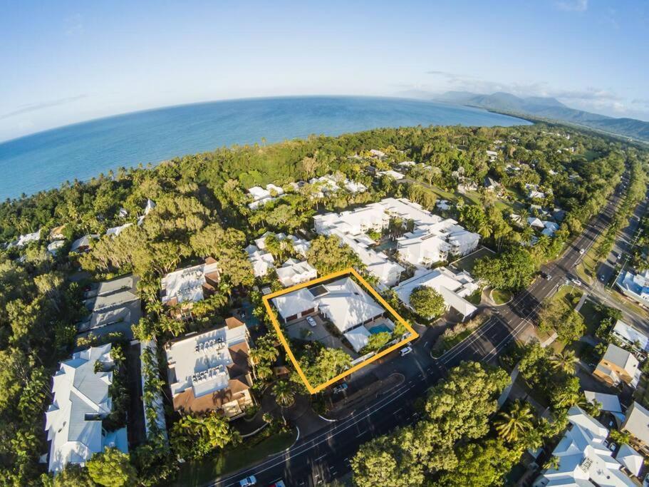 Holiday home The White House - 5 Bedrooms Close To Town & Port Douglas