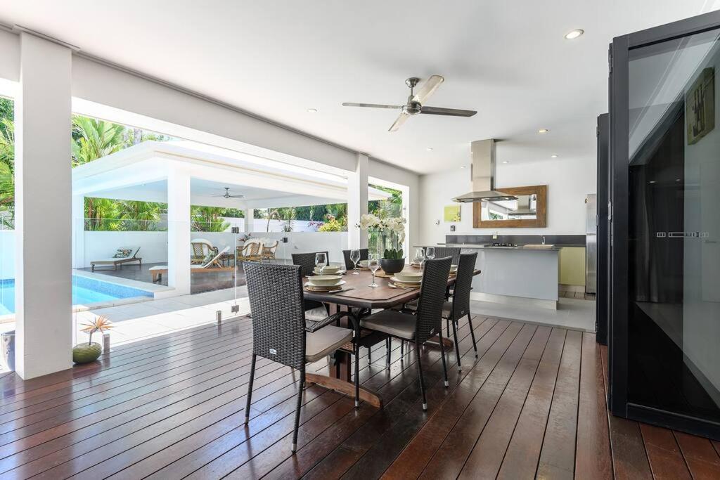 Holiday home The White House - 5 Bedrooms Close To Town &