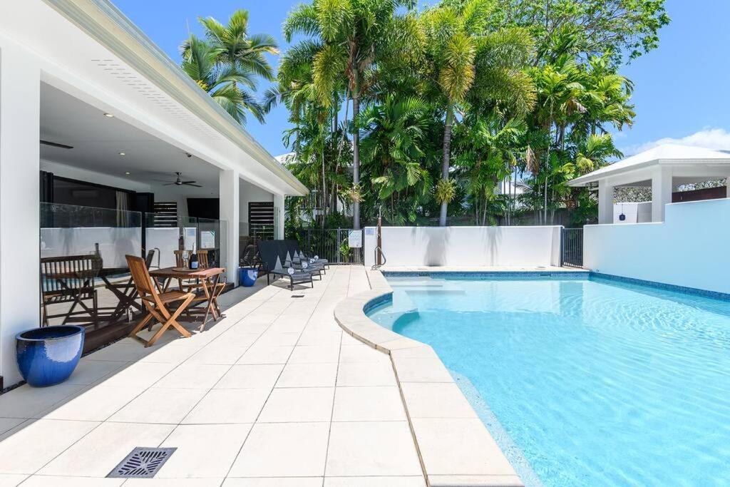The White House - 5 Bedrooms Close To Town &