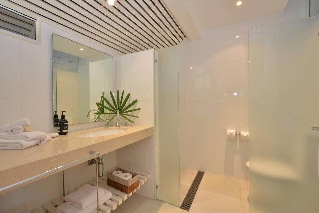 Anjea - Luxury 5 Bedroom By The * Port Douglas