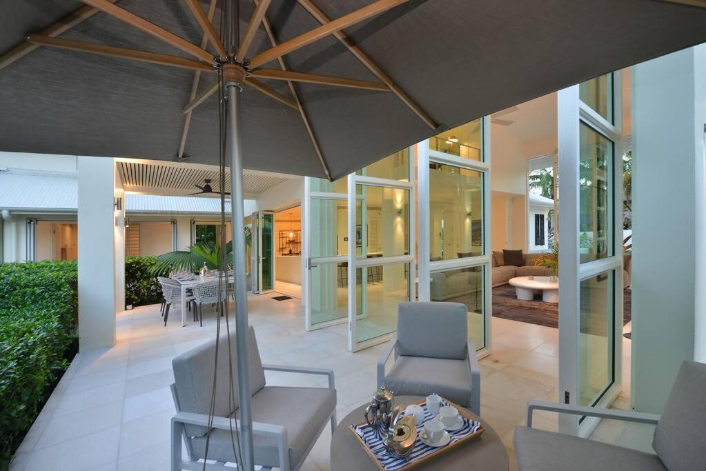 Anjea - Luxury 5 Bedroom By The Holiday home Port Douglas