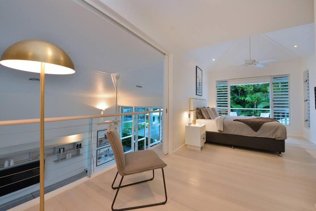 Holiday home Anjea - Luxury 5 Bedroom By The