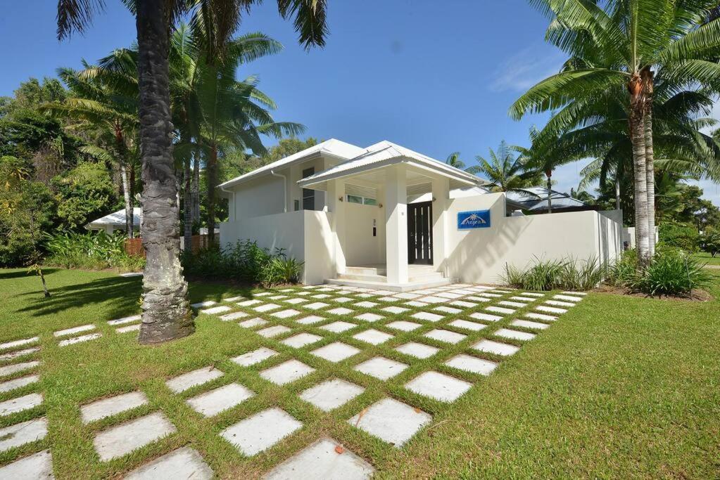 Anjea - Luxury 5 Bedroom By The Holiday home *