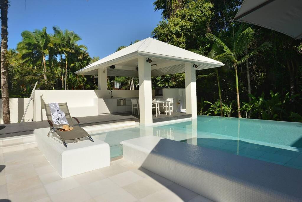 Anjea - Luxury 5 Bedroom By The * Port Douglas