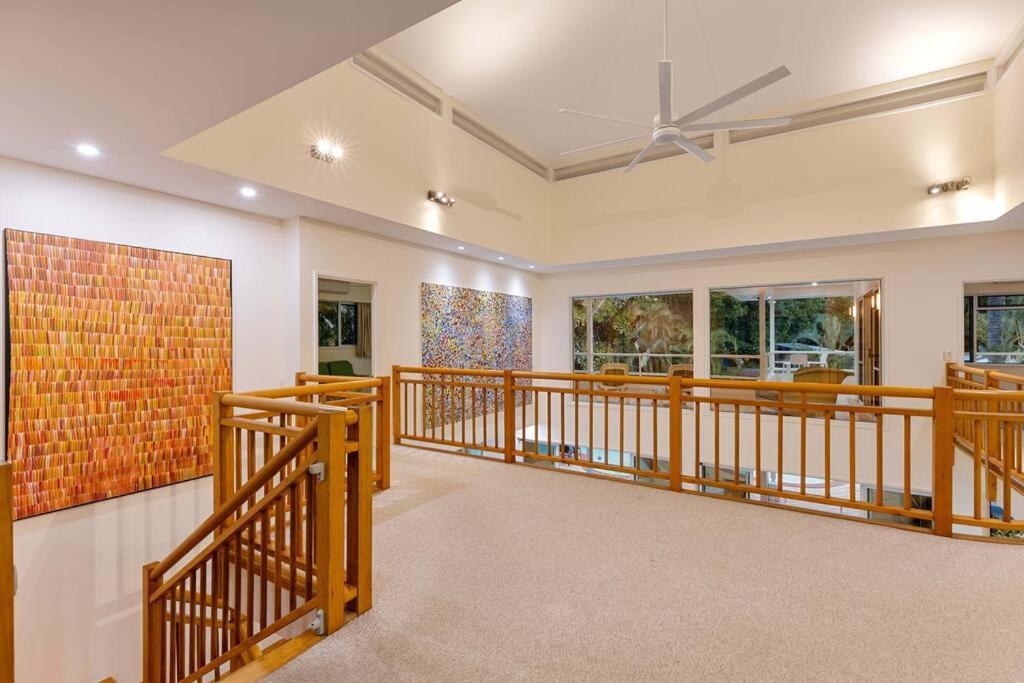17 Solander Blvd - Beachside Sleeps 14 Guests Holiday home