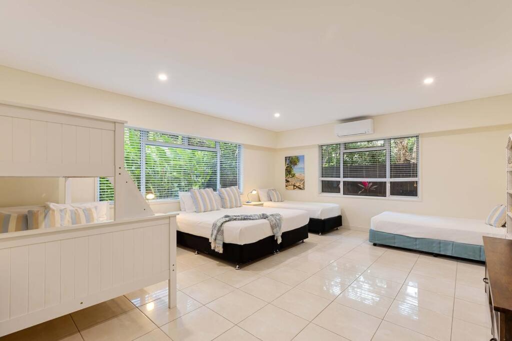 17 Solander Blvd - Beachside Sleeps 14 Guests