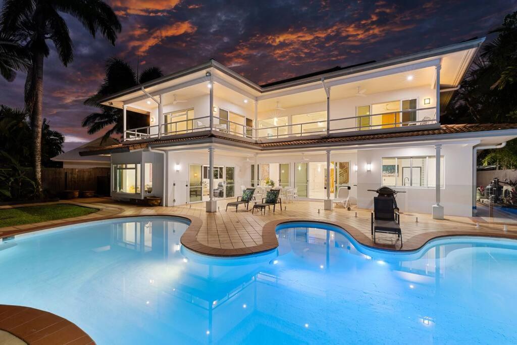 17 Solander Blvd - Beachside Sleeps 14 Guests Holiday home *