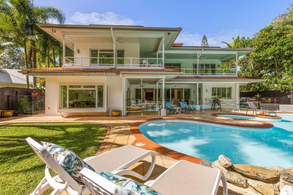 17 Solander Blvd - Beachside Sleeps 14 Guests Holiday home