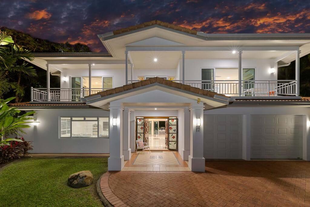 Holiday home 17 Solander Blvd - Beachside Sleeps 14 Guests *