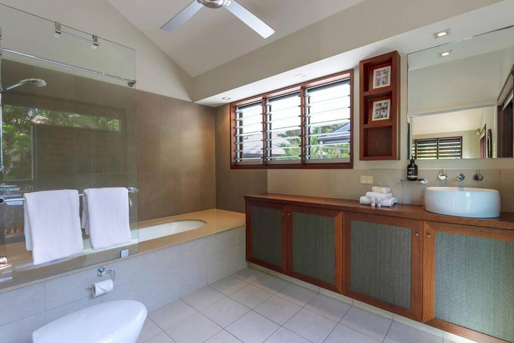 Leilani Melia - Stylish 3 Bedroom On Four Mile *
