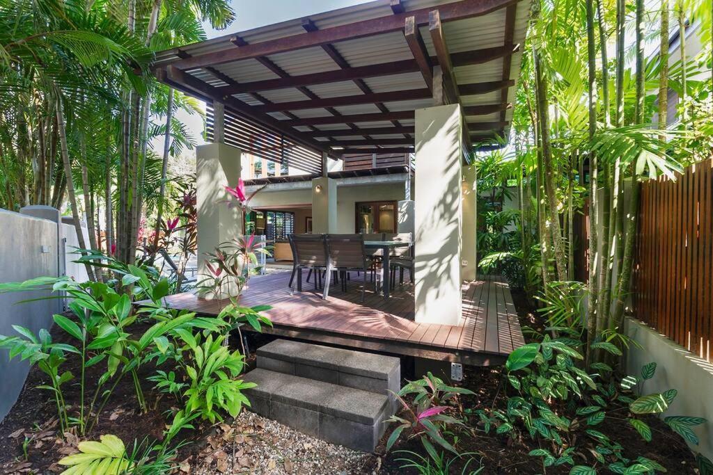 Leilani Melia - Stylish 3 Bedroom On Four Mile Villa *