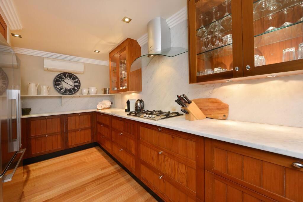Solander Sunrise - The Perfect Location Port Douglas