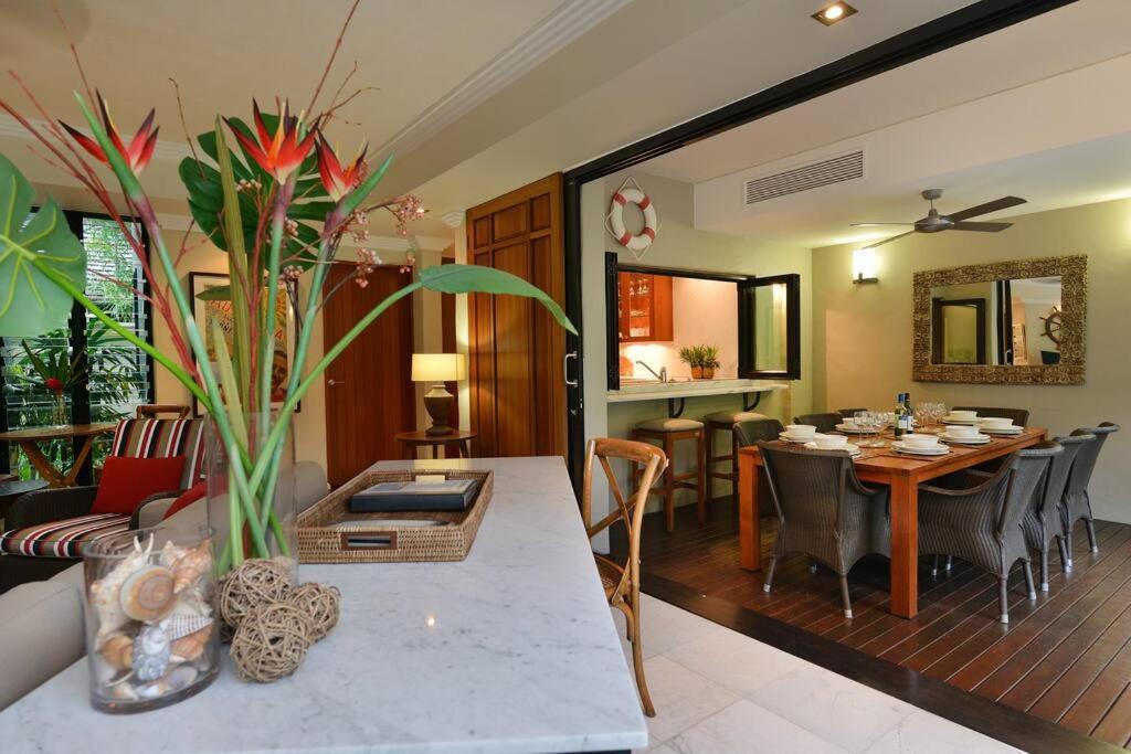 Solander Sunrise - The Perfect Location Villa Port Douglas