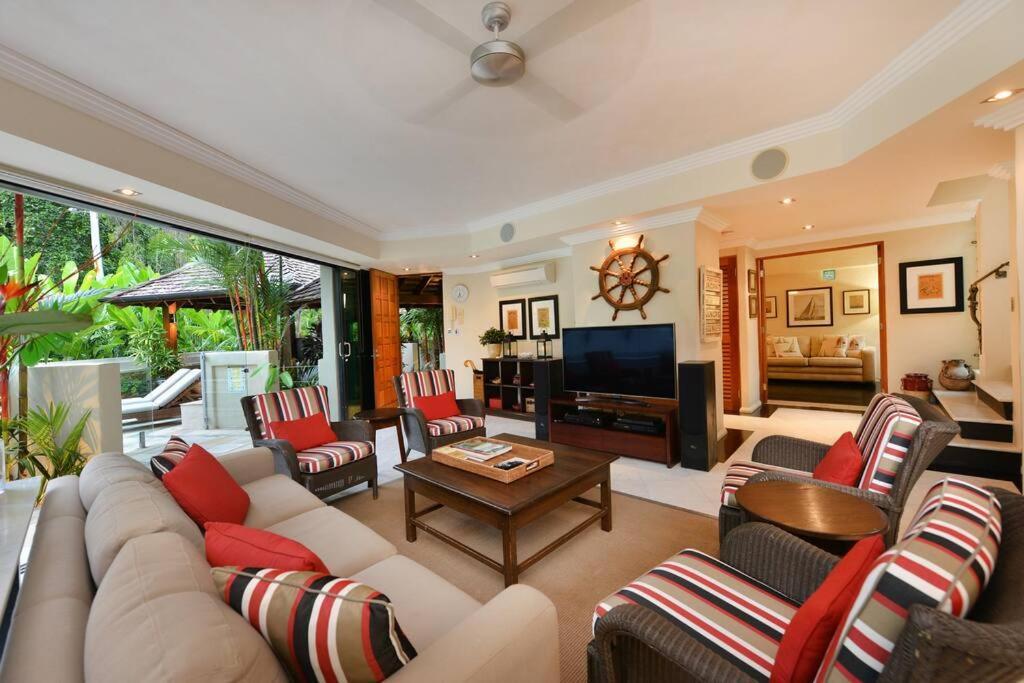 Solander Sunrise - The Perfect Location Port Douglas