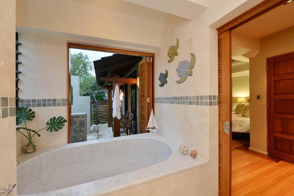 Solander Sunrise - The Perfect Location Villa