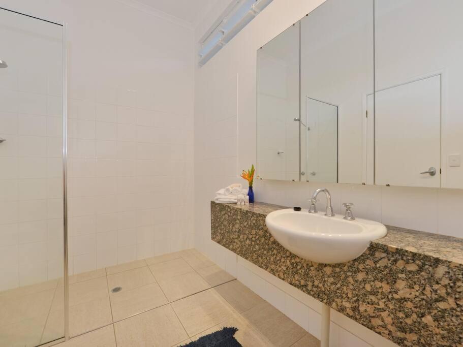 - A Short Walk To Town & Villa *