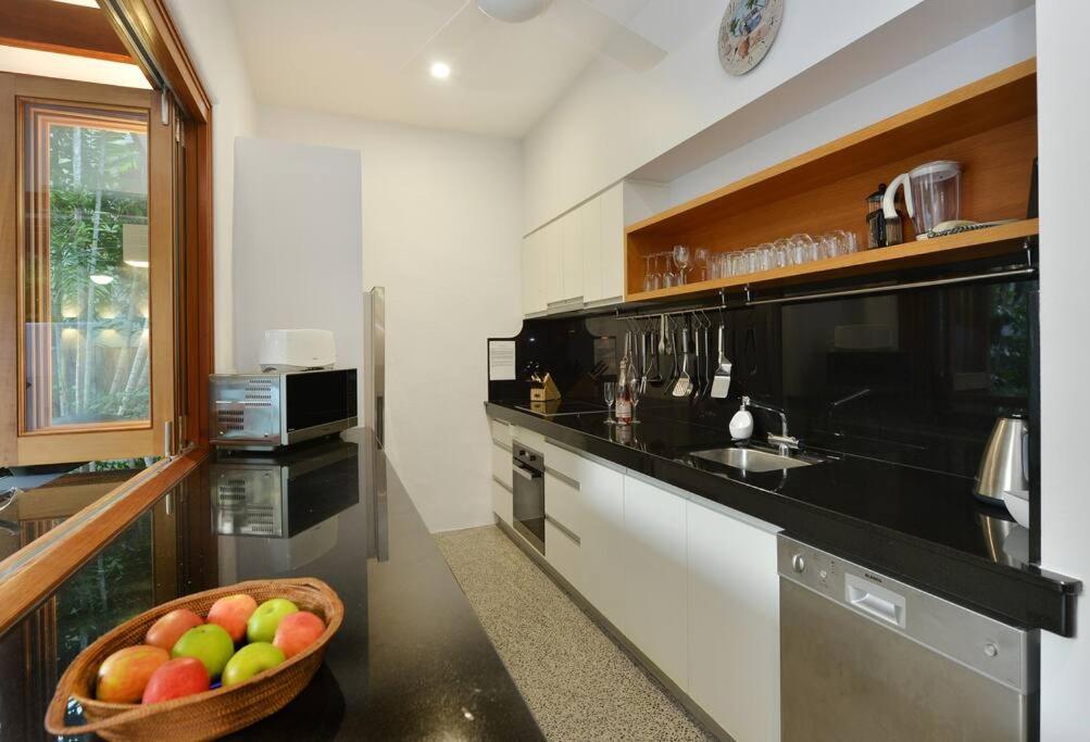 Villa 1/48 Garrick Street - House Close To Town Port Douglas