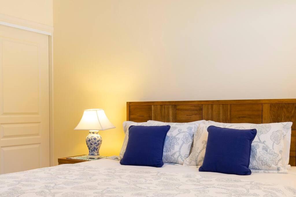 Barbados In The Tropics - 5 Bedroom Luxury Holiday home *