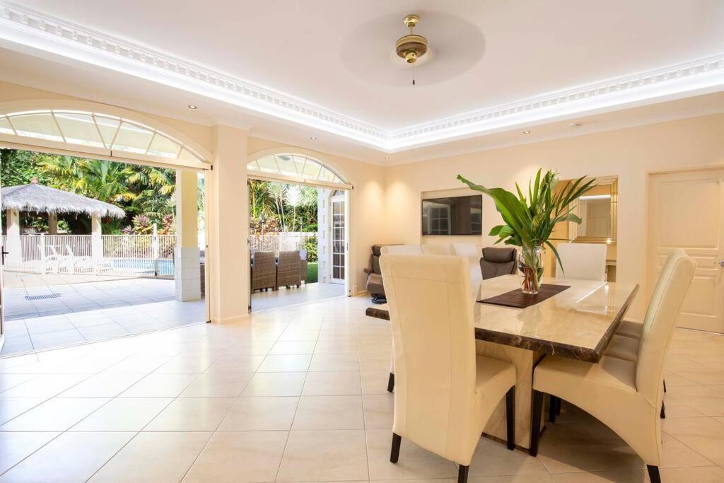 Barbados In The Tropics - 5 Bedroom Luxury Holiday home