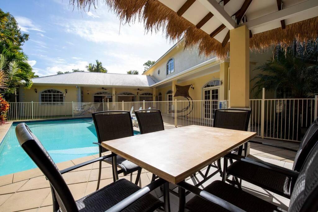 Barbados In The Tropics - 5 Bedroom Luxury *