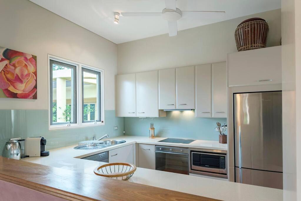 Apartment Hill No.6 - Stunning Coral Sea Views *