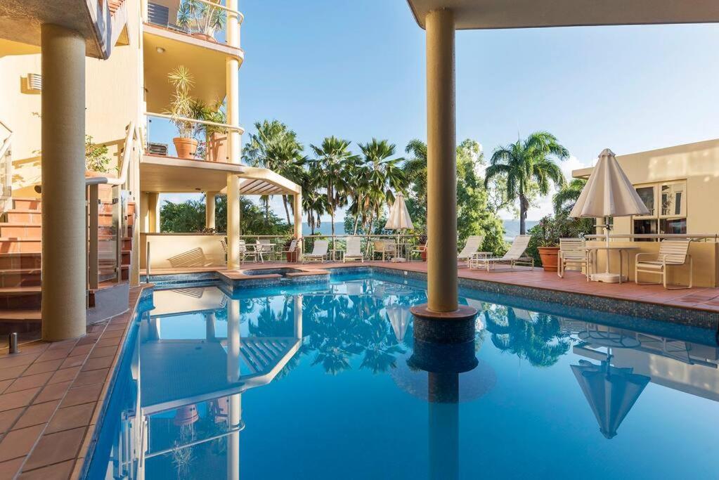 Apartment Hill No.6 - Stunning Coral Sea Views *