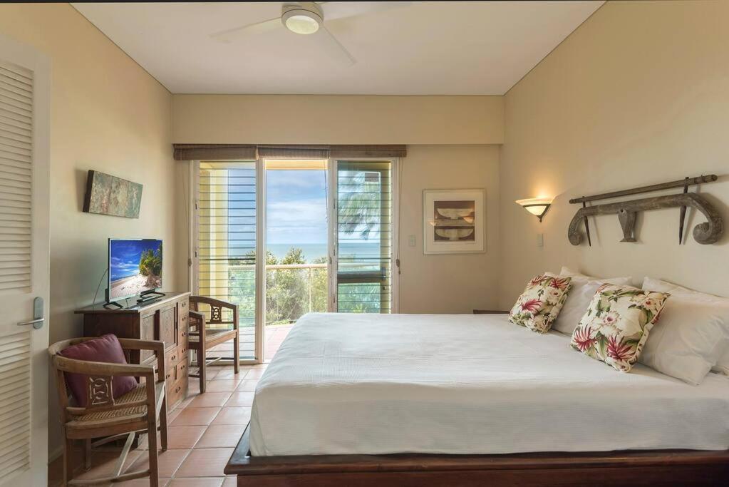 Hill No.6 - Stunning Coral Sea Views *