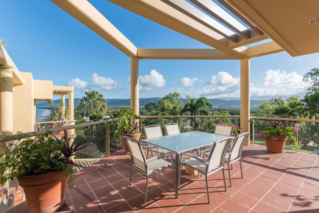 Hill No.6 - Stunning Coral Sea Views *