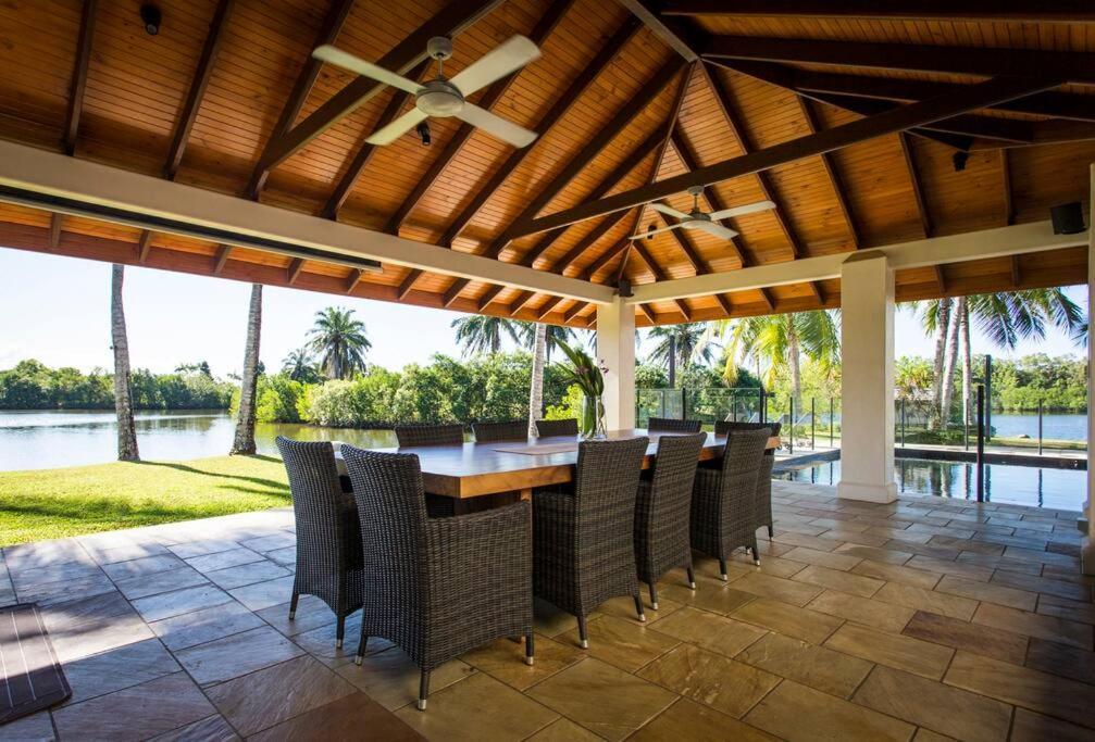 22 Ruby Close - Lakeside In Holiday home