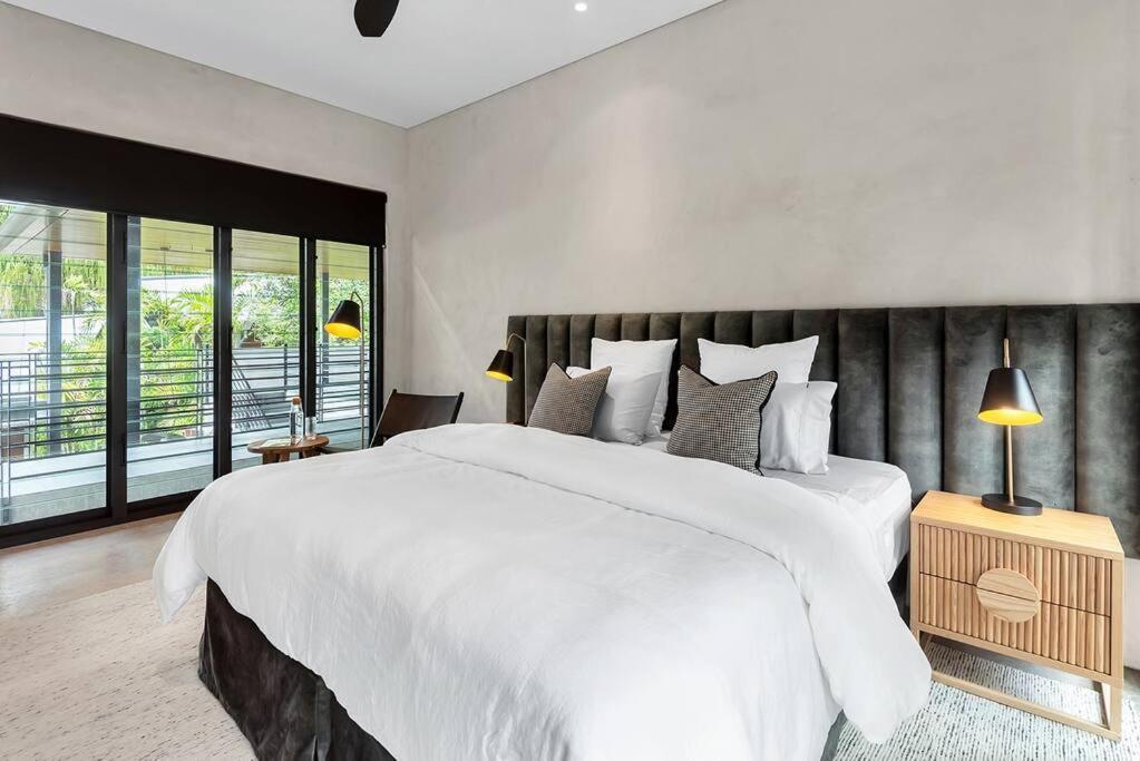 8 Beachfront Mirage Holiday home *