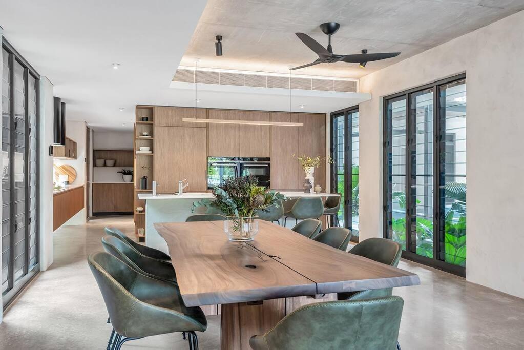 8 Beachfront Mirage *