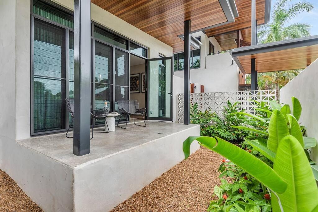 8 Beachfront Mirage *