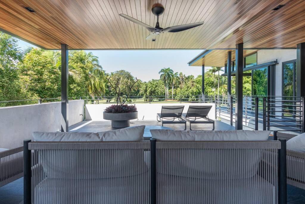 8 Beachfront Mirage Holiday home