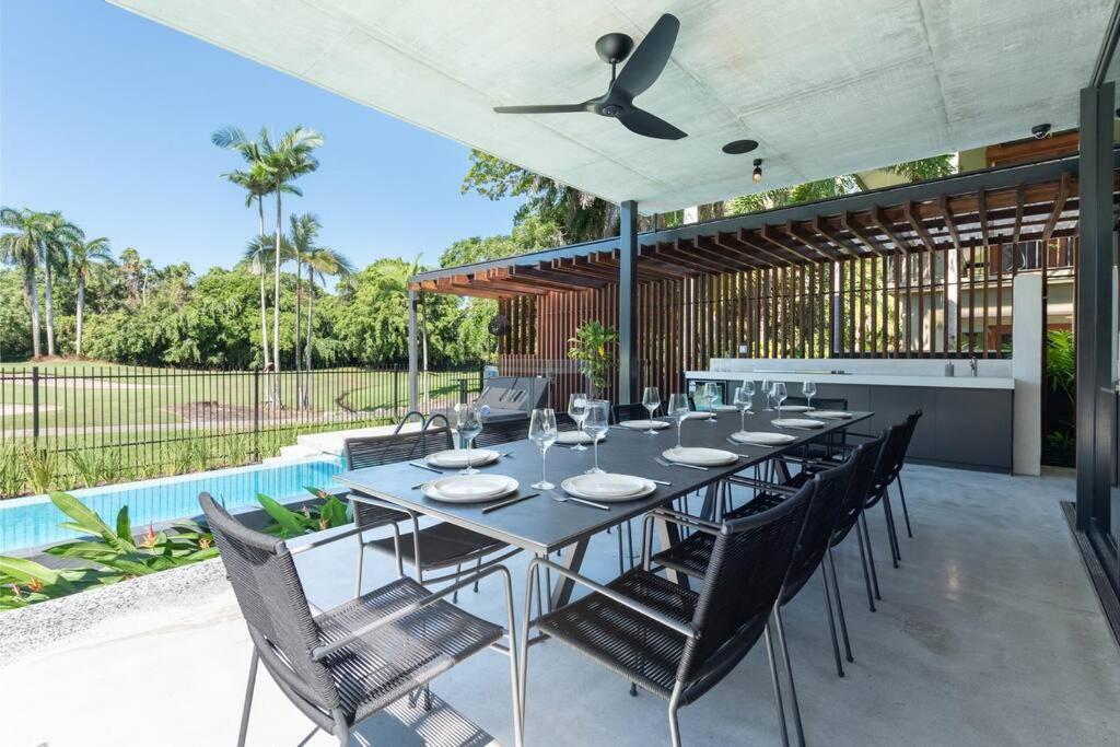 8 Beachfront Mirage Holiday home *