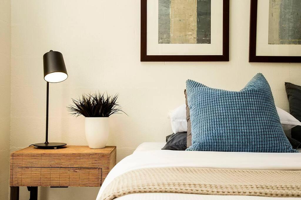 Indirah On The - A Spacious Beachfront Holiday home Port Douglas