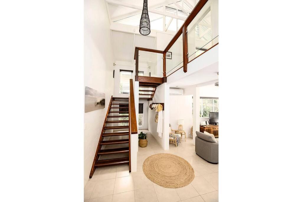 Indirah On The - A Spacious Beachfront Port Douglas