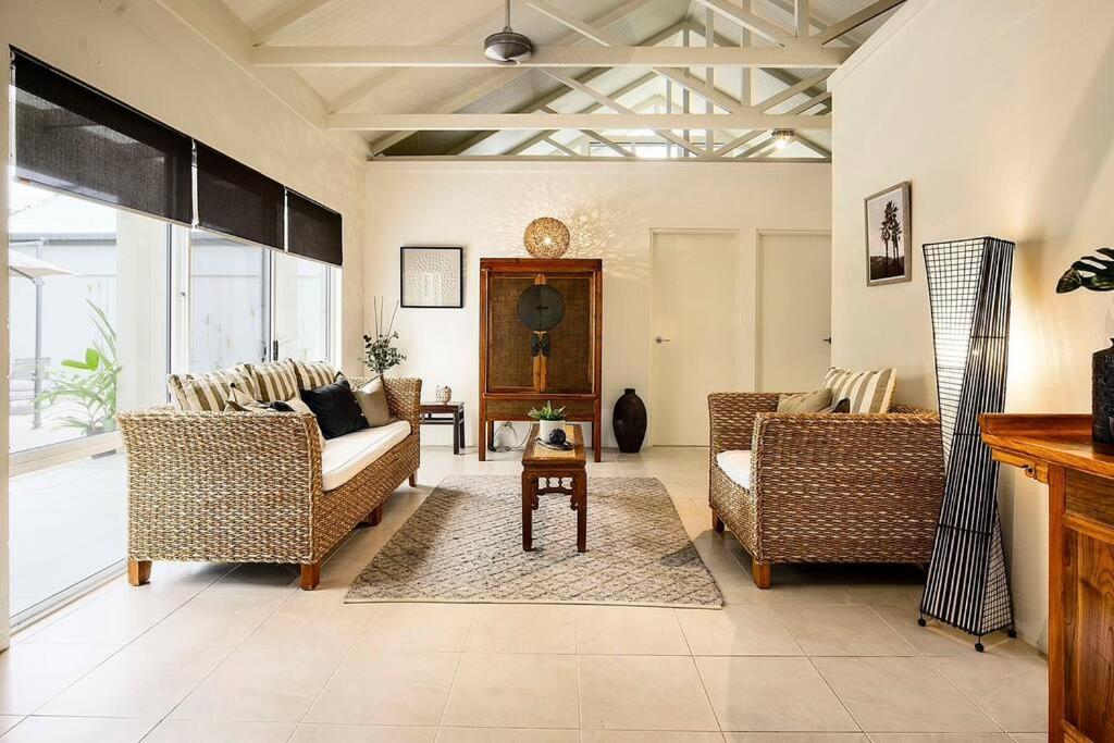 Indirah On The - A Spacious Beachfront *
